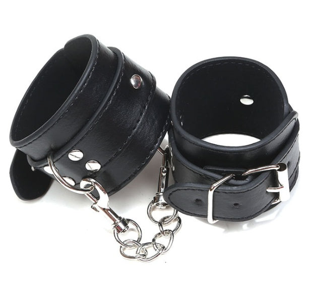 The Master's Grip - Premium Leather Cuff Restraints - BBCxMaster - The Master's Grip - Premium Leather Cuff Restraints - Black - BBCxMaster